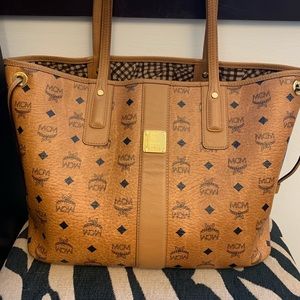 MCM Medium Reversible Liz Tote